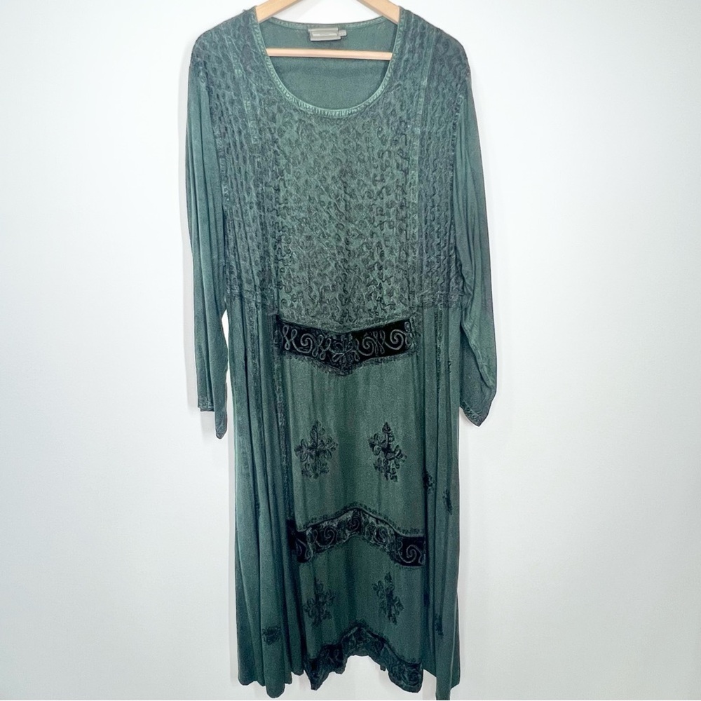 Long Green Embroidered Maxi Dress with Painterly Panels